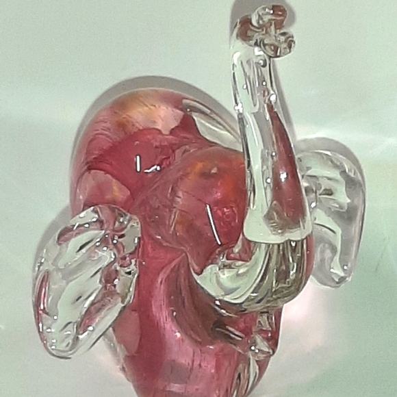 Hand Blown Clear/Pink Glass Elephant Paperweight - Picture 2 of 6